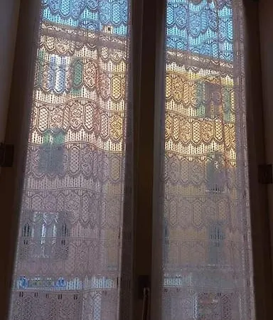 Daisy In Centro A * Como